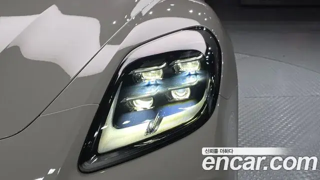 Porsche Panamera 2025 — ფოტო 23/39
