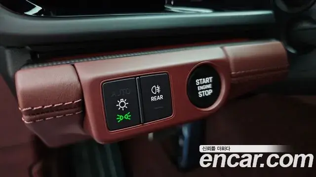 Porsche Panamera 2025 — ფოტო 38/39