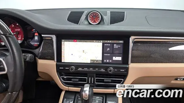 Porsche Macan 2021 — Şəkil 29/32