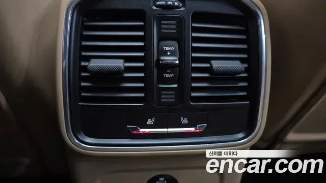 Porsche Macan 2021 — Şəkil 14/32