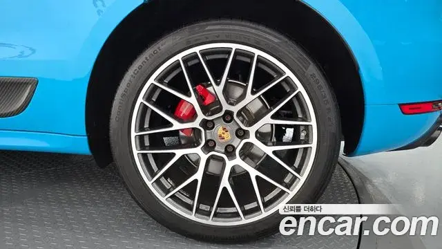 Porsche Macan 2021 — Şəkil 21/32