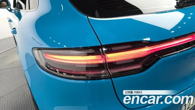 Porsche Macan 2021 — Şəkil 16/32