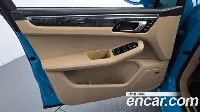 Porsche Macan 2021 — Şəkil 15/32