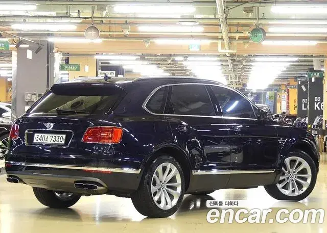 Bentley Bentayga 2020 — ფოტო 9/20