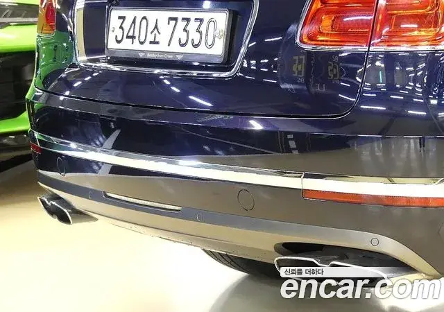 Bentley Bentayga 2020 — ფოტო 17/20