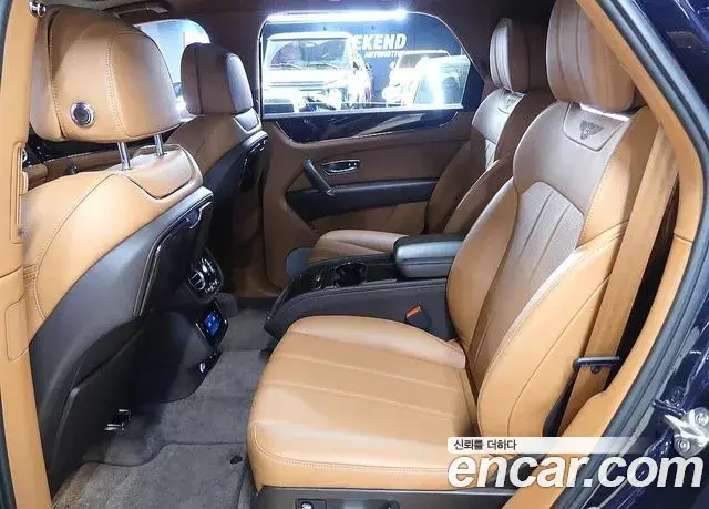 Bentley Bentayga 2020 — ფოტო 11/20
