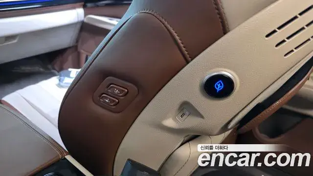 Kia Carnival 2024 — Şəkil 32/39