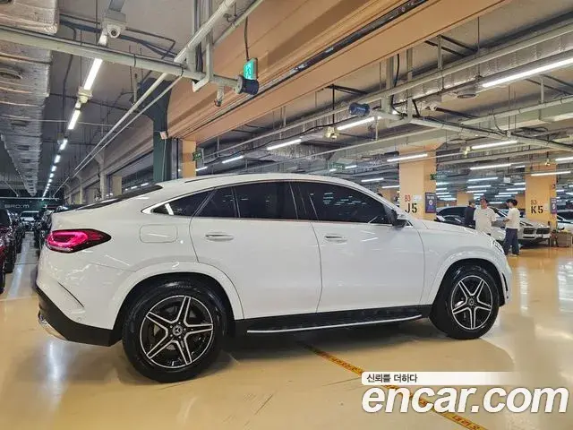 Mercedes-Benz GLE-Class 2021 — Şəkil 18/20