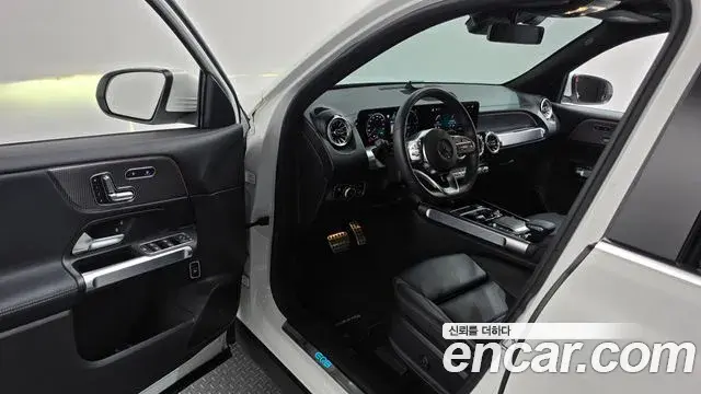 Mercedes-Benz EQB 2023 — Şəkil 18/20