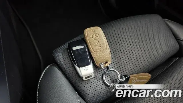 Mercedes-Benz EQB 2023 — Şəkil 6/20