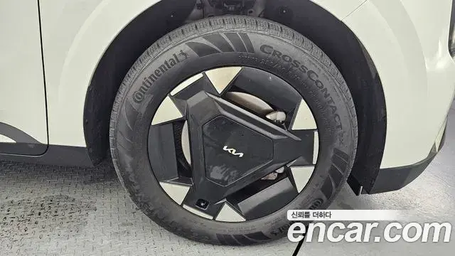 Kia Carnival 2025 — Photo 8/30
