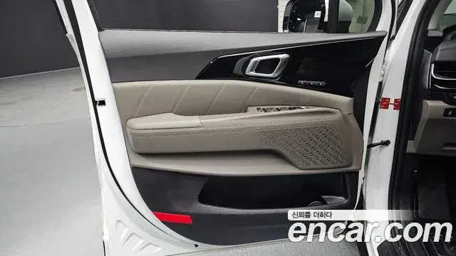 Kia Carnival 2025 — Photo 4/30