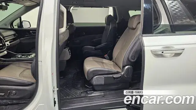 Kia Carnival 2025 — Photo 18/30