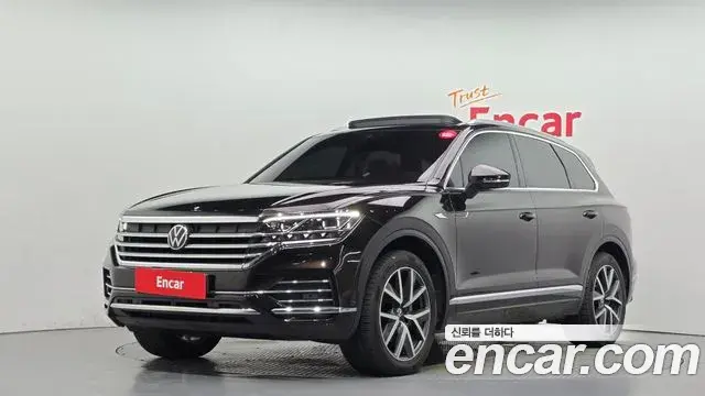 Volkswagen Touareg 2023 — Photo 2/37