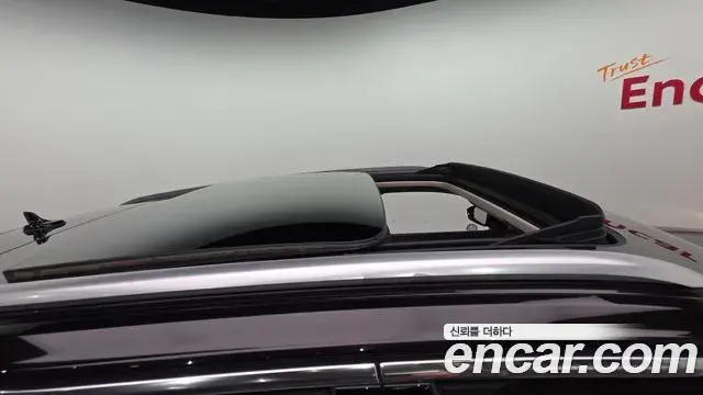 Volkswagen Touareg 2023 — Photo 28/37
