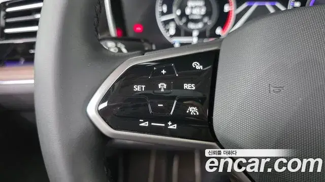 Volkswagen Touareg 2023 — Photo 33/37