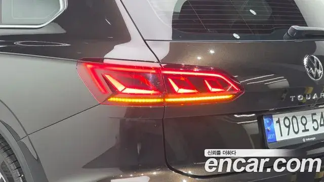 Volkswagen Touareg 2023 — Photo 6/37