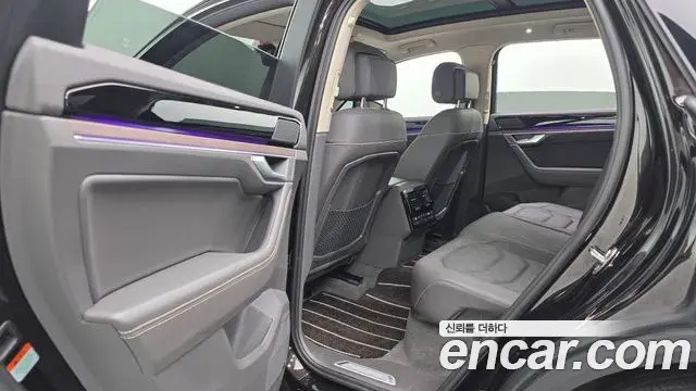 Volkswagen Touareg 2023 — Photo 13/37