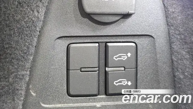 Volkswagen Touareg 2023 — Photo 29/37