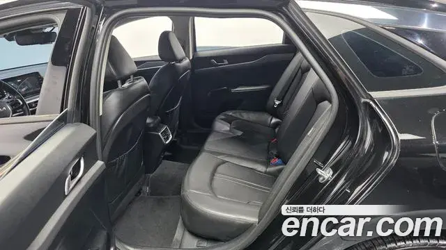 Kia K5 2023 — ფოტო 2/31