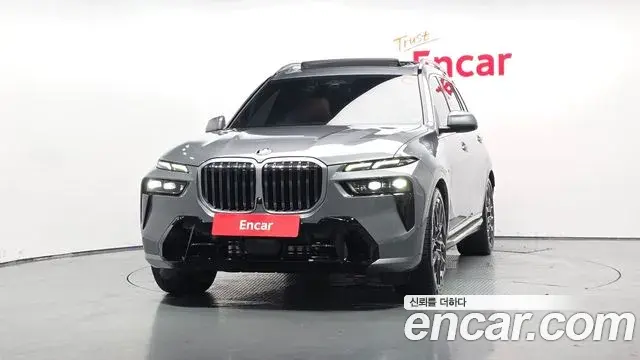 BMW X7 2023 — ფოტო 1/40