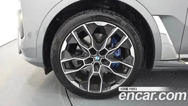 BMW X7 2023 — ფოტო 2/40