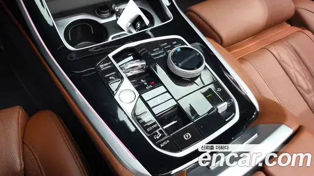 BMW X7 2023 — ფოტო 7/40