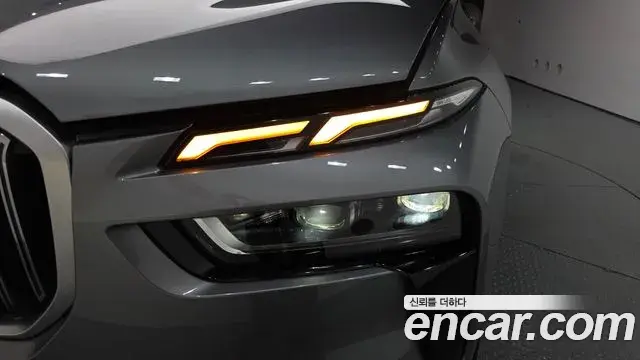 BMW X7 2023 — ფოტო 28/40