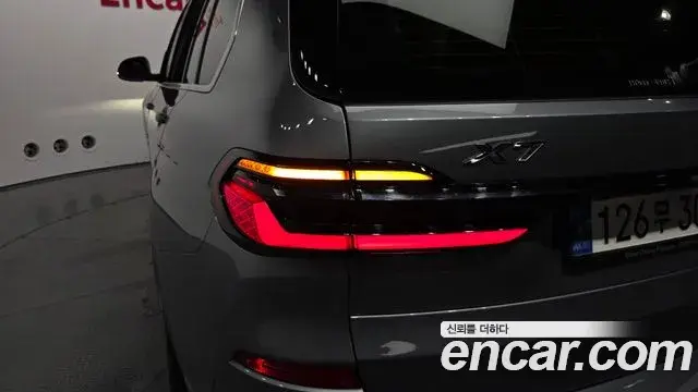BMW X7 2023 — ფოტო 6/40