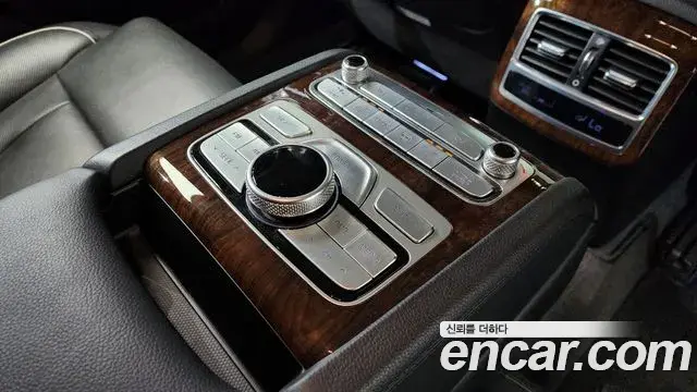 Kia The K9 2018 — Şəkil 24/35