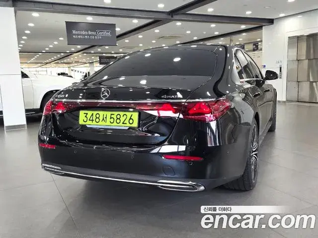 Mercedes-Benz E-Class 2025 — Photo 5/20