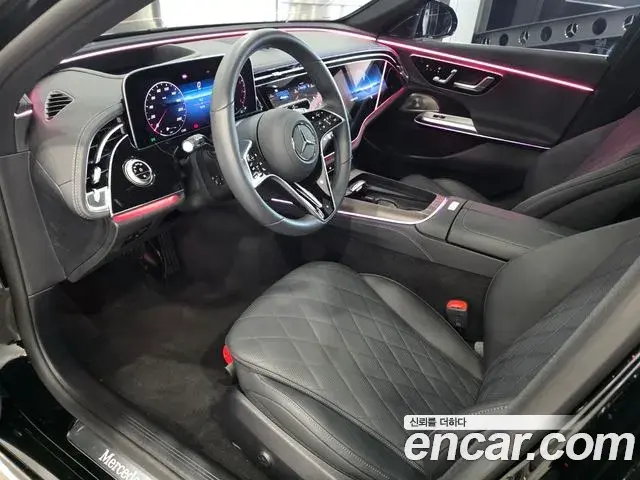 Mercedes-Benz E-Class 2025 — Photo 18/20