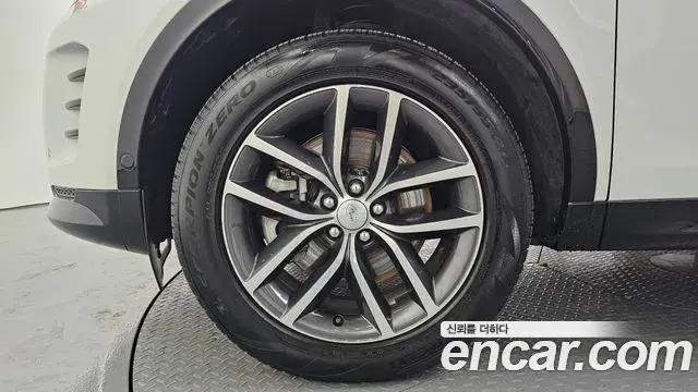 Land Rover Discovery Sport 2024 — Photo 15/20