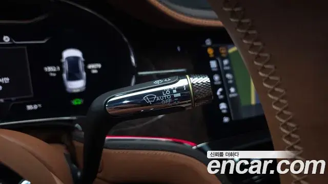 Bentley Flying Spur 2021 — Photo 9/37