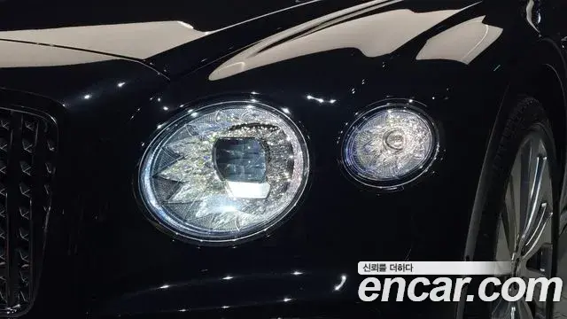 Bentley Flying Spur 2021 — Photo 33/37