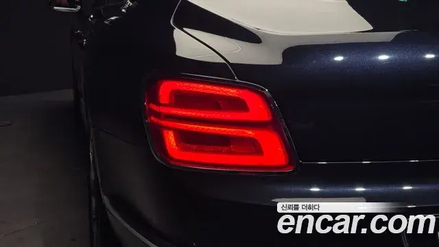 Bentley Flying Spur 2021 — Photo 16/37