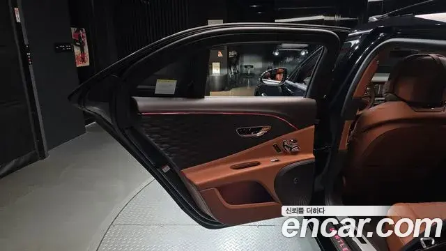 Bentley Flying Spur 2021 — Photo 23/37