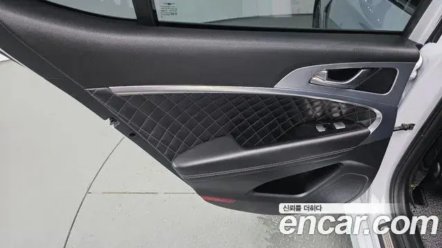Genesis G70 2018 — Photo 1/33