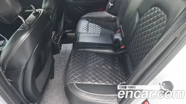 Genesis G70 2018 — Photo 25/33