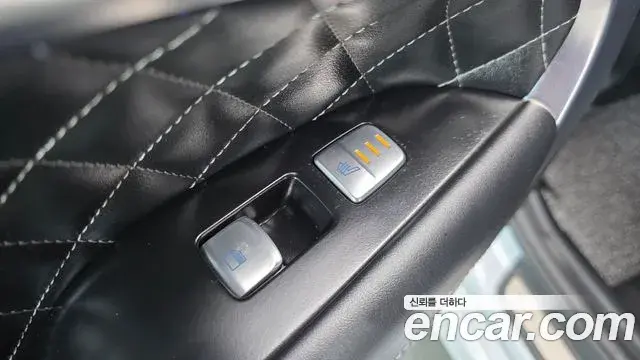 Genesis G70 2018 — Photo 20/33