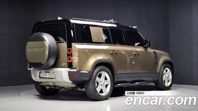 Land Rover Defender 2021 — Фото 2/20