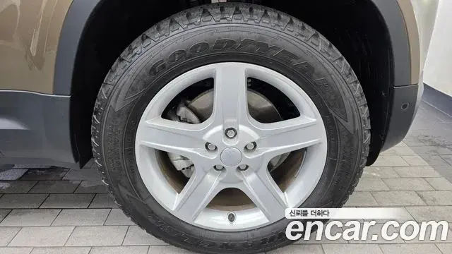Land Rover Defender 2021 — ფოტო 19/32