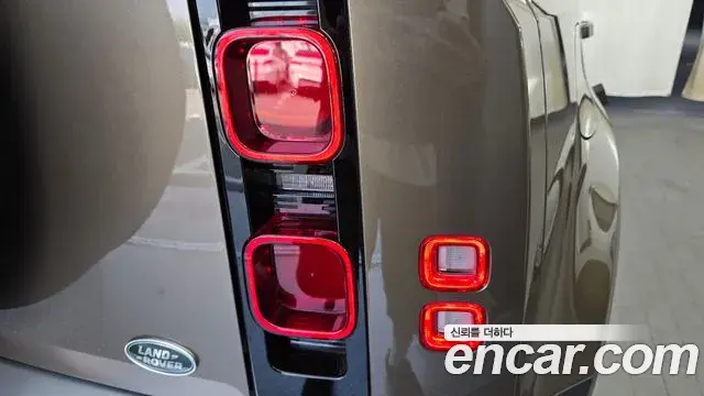 Land Rover Defender 2021 — ფოტო 3/32