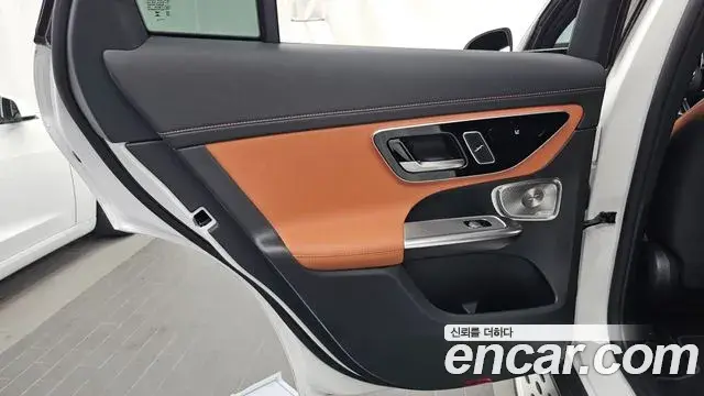 Mercedes-Benz GLC-Class 2024 — ფოტო 26/37