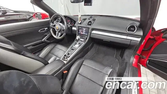 Porsche 718 Boxster 2021 — ფოტო 19/20