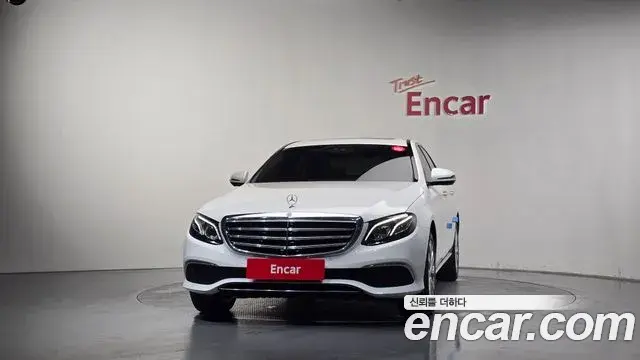 Mercedes-Benz E-Class 2018 — Фото 3/20