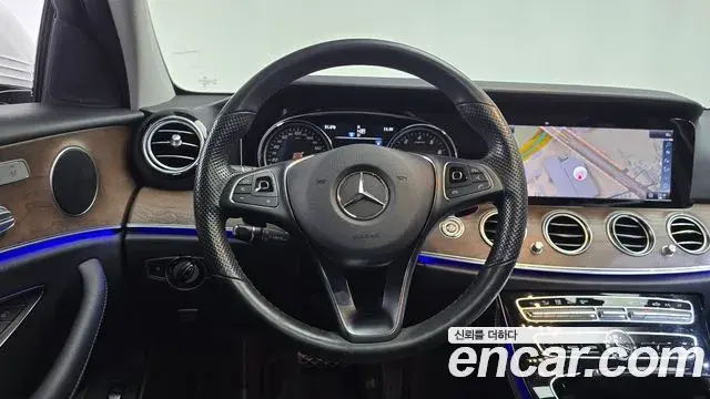 Mercedes-Benz E-Class 2018 — Фото 12/20