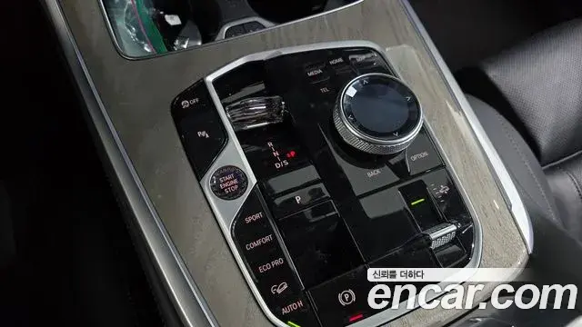 BMW X7 2024 — ფოტო 28/34
