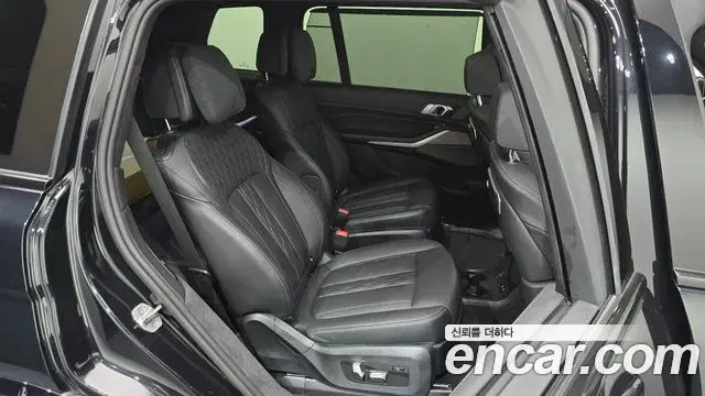 BMW X7 2024 — ფოტო 21/34