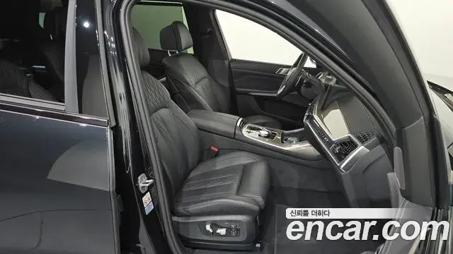 BMW X7 2024 — ფოტო 29/34
